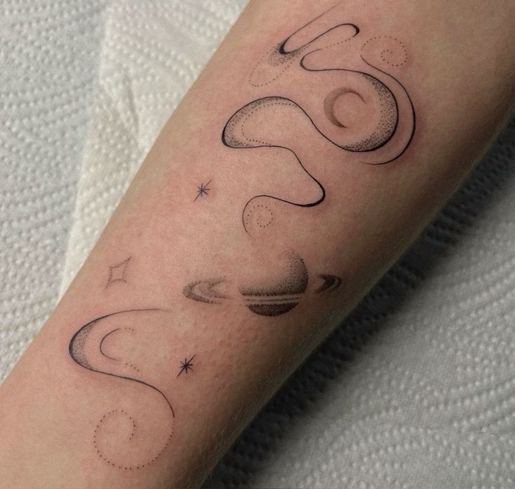tatuajes minimalistas brazo