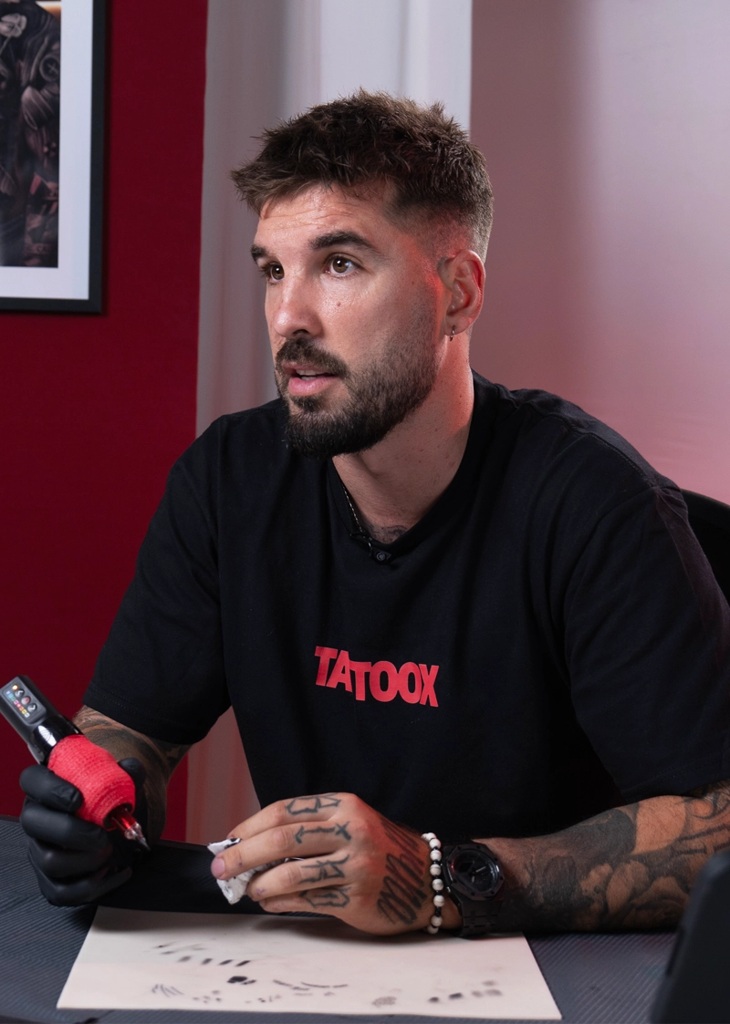Profesor de curso de tatuaje de Realismo