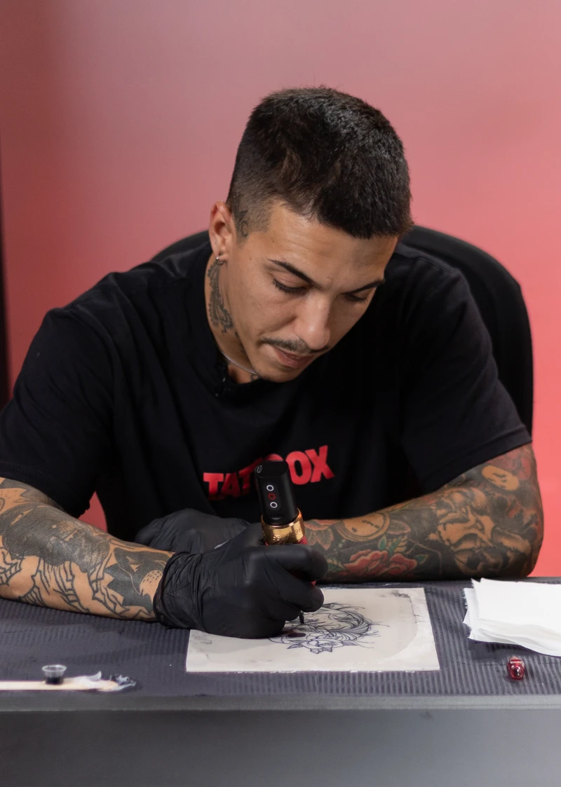 Aprende de los mejores tatuadores de Blackwork