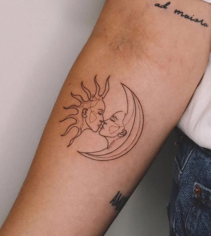 tatuaje sol y luna minimalista