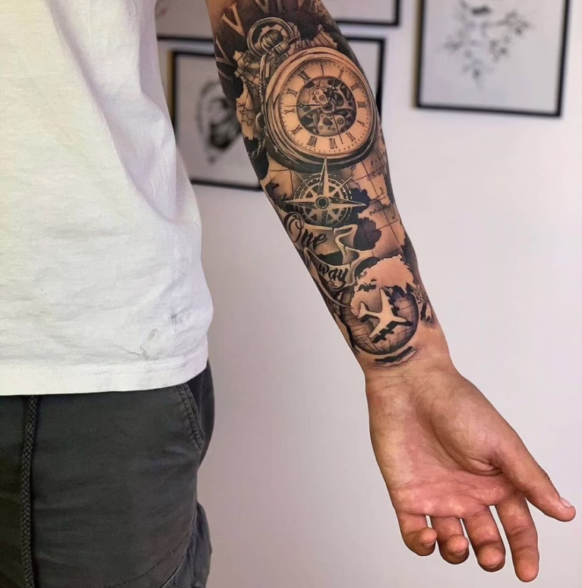 tatuaje rosa de los vientos hombre