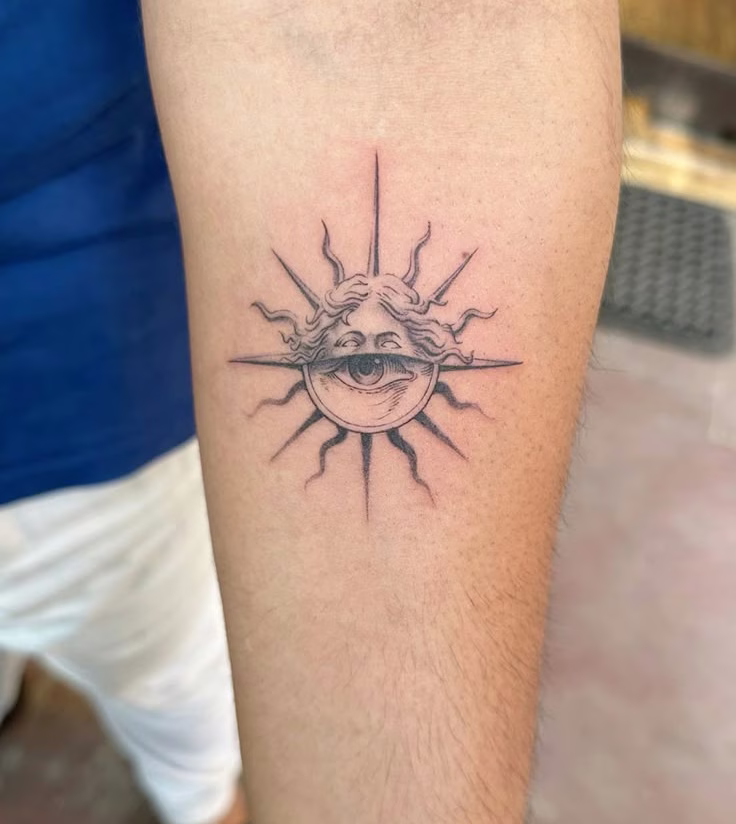 sol egipcio tatuaje
