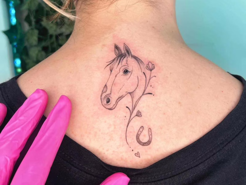caballos tatuajes para mujer