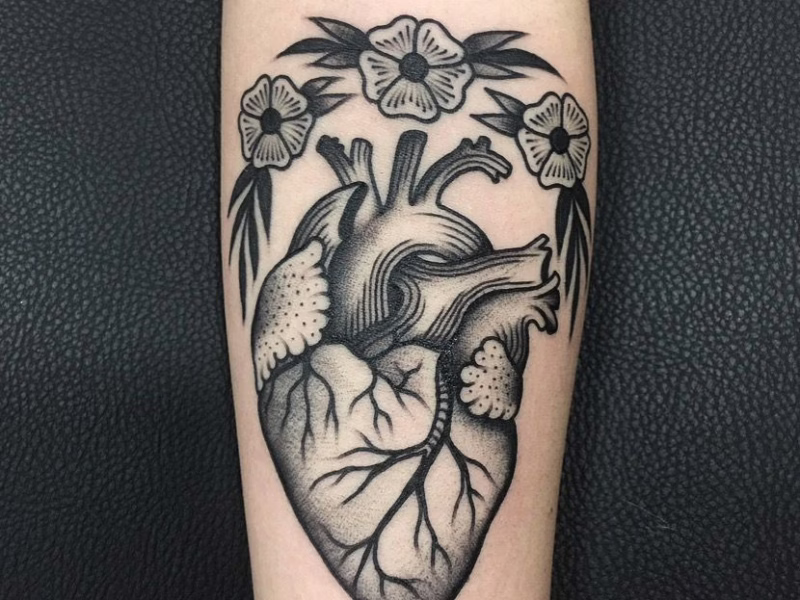 tatuaje corazon old school