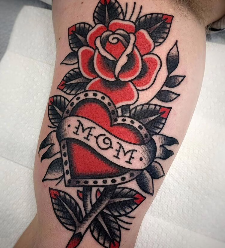 tatuaje corazon old school