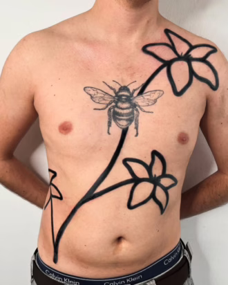 tatuaje rosa realista